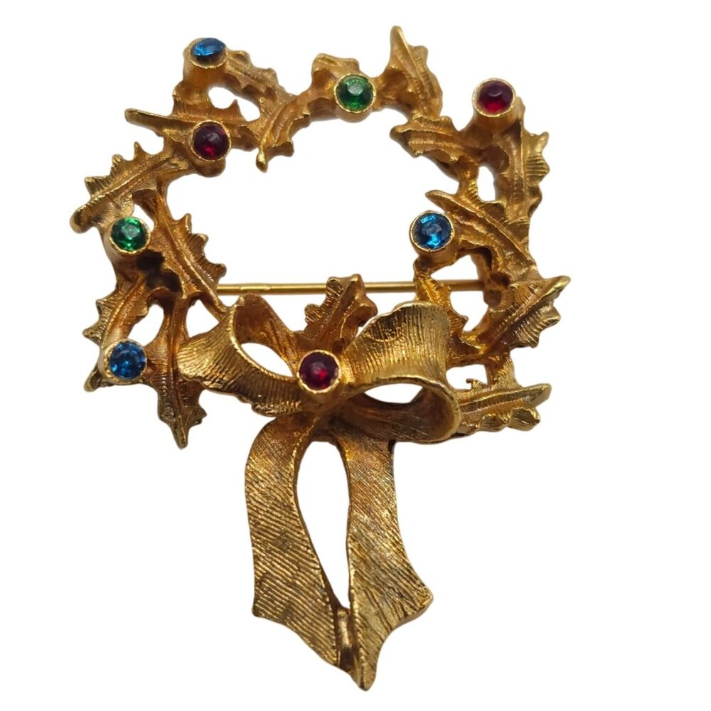Vintage Signed LJM Gold-Tone Holly Wreath Brooch Red Green Rhinestone Crystal